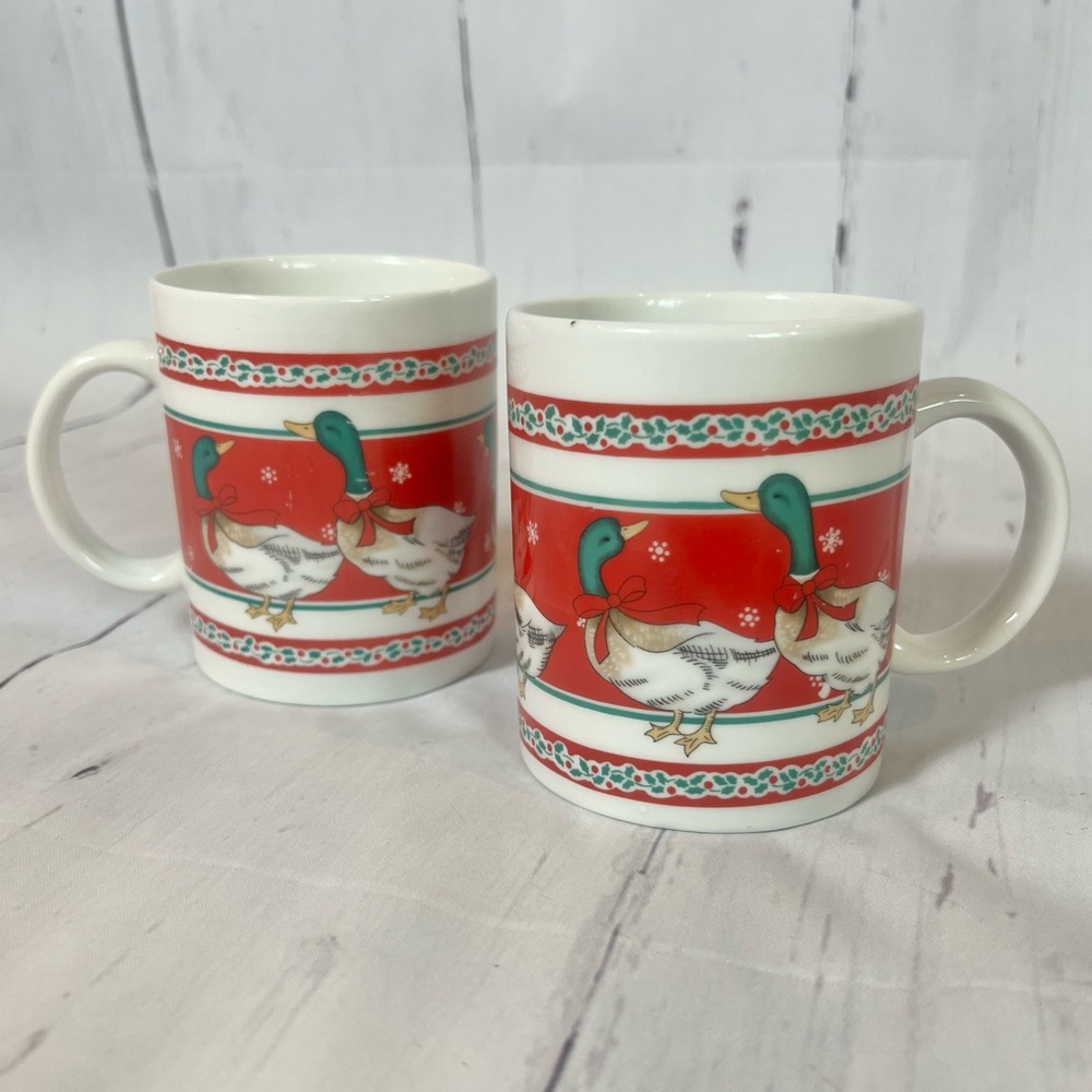 Vintage Christmas Mallard Duck Mugs Set of 2 Holiday Holly Berry Cottagecore